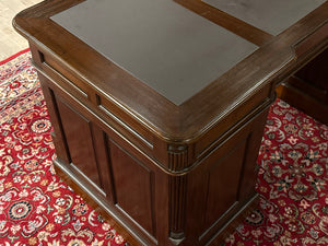 Vintage bureau, klassiek Engels bureau, mahoniehout, bruin leer, 603