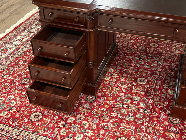 Vintage bureau, klassiek Engels bureau, mahoniehout, bruin leer, 618