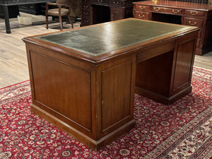 Bureau vintage, bureau anglais ancien, bois de cerisier, cuir vert, 666