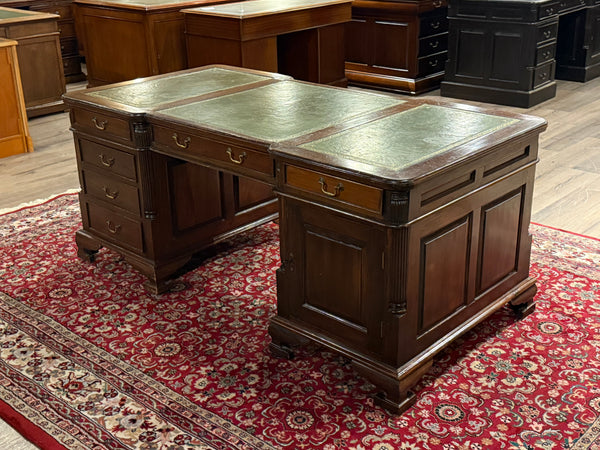 Bureau vintage, bureau double, bureau anglais classique, chêne, cuir vert, 687