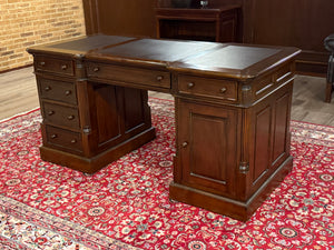 Vintage bureau, klassiek Engels bureau, mahoniehout, bruin leer, 603